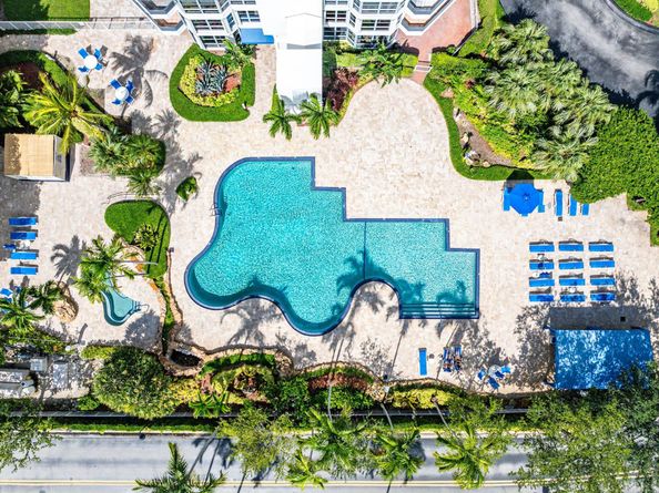 3500 Mystic Pointe Drive Ph4, Aventura FL 33180