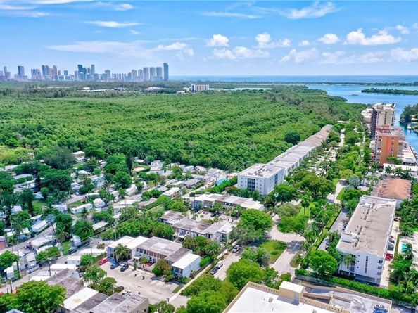 2350 NE 135th St 1212, North Miami FL 33181