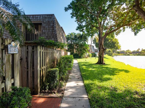 336 Lake Arbor Drive, Palm Springs FL 33461
