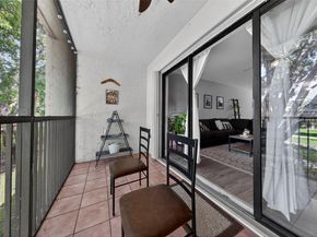 412 Lakeview Dr 202, Weston FL 33326