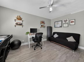 412 Lakeview Dr 202, Weston FL 33326