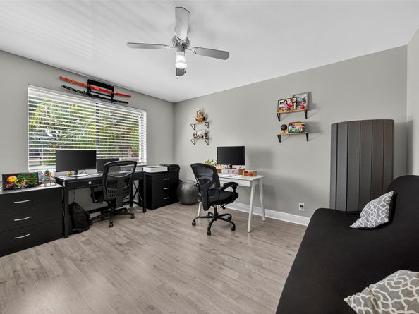 412 Lakeview Dr 202, Weston FL 33326