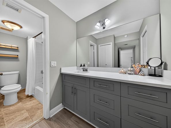 412 Lakeview Dr 202, Weston FL 33326