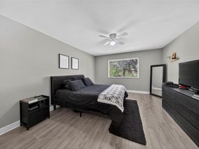 412 Lakeview Dr 202, Weston FL 33326
