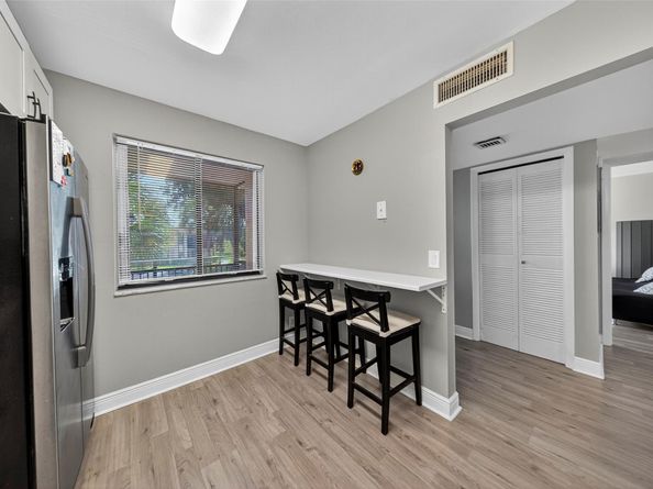 412 Lakeview Dr 202, Weston FL 33326