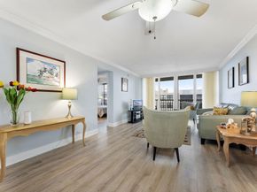 8 Royal Palm Way 6040, Boca Raton FL 33432