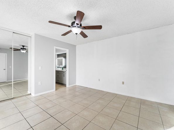 2410 24th Way, West Palm Beach FL 33407