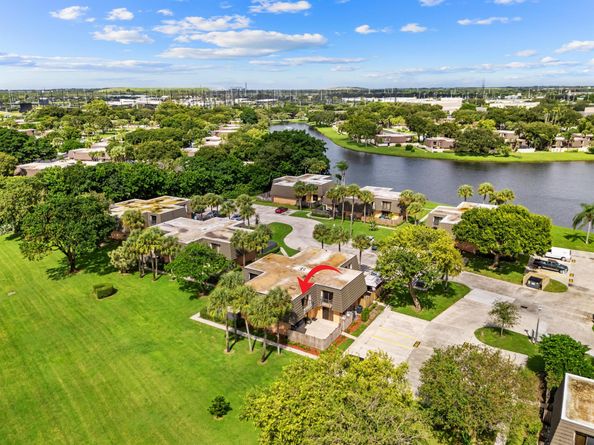 2410 24th Way, West Palm Beach FL 33407