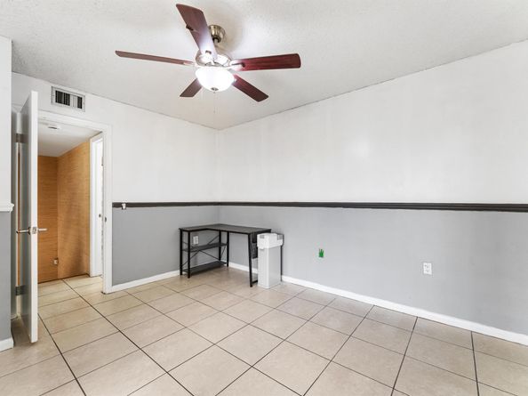 2410 24th Way, West Palm Beach FL 33407