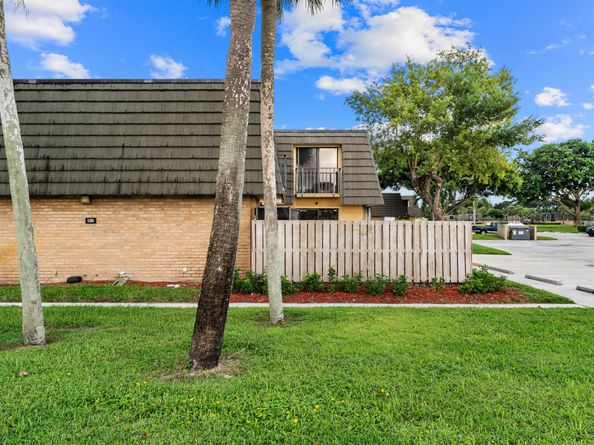 2410 24th Way, West Palm Beach FL 33407