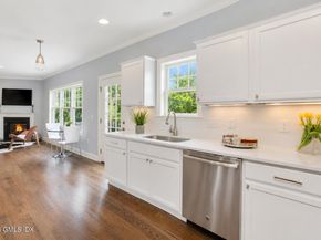 8 View Street 7, Greenwich CT 06830