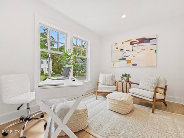 20 Center Drive, Old Greenwich CT 06870