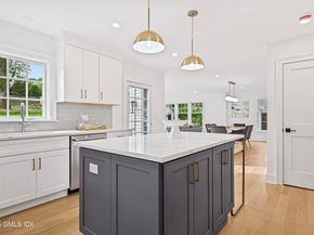 20 Center Drive, Old Greenwich CT 06870