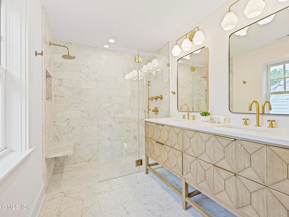 20 Center Drive, Old Greenwich CT 06870