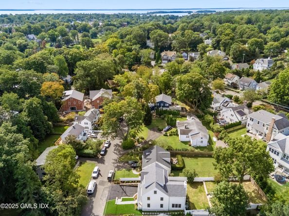 20 Center Drive, Old Greenwich CT 06870
