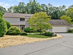 402 W Lyon Farm Drive 402, Greenwich CT 06831