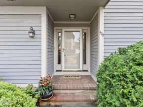402 W Lyon Farm Drive 402, Greenwich CT 06831