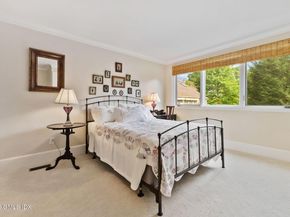 402 W Lyon Farm Drive 402, Greenwich CT 06831