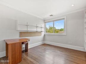402 W Lyon Farm Drive 402, Greenwich CT 06831