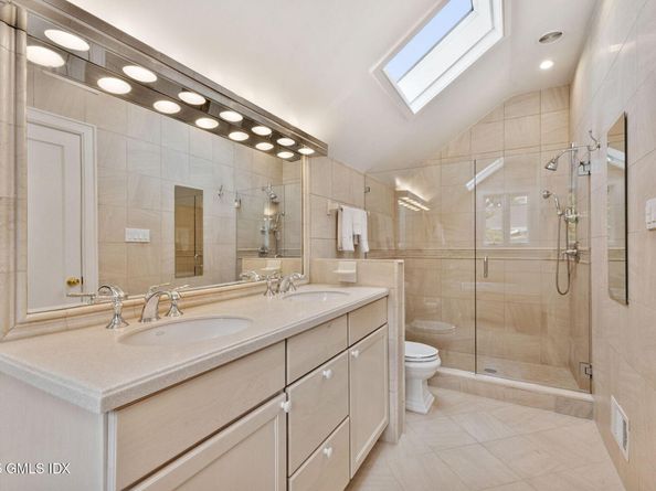 402 W Lyon Farm Drive 402, Greenwich CT 06831