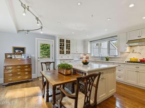 402 W Lyon Farm Drive 402, Greenwich CT 06831
