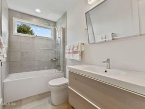 402 W Lyon Farm Drive 402, Greenwich CT 06831