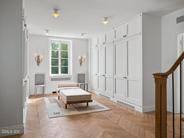 104 Dans Highway, New Canaan CT 06840