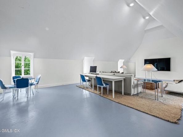 104 Dans Highway, New Canaan CT 06840