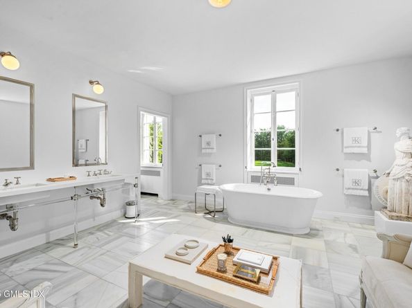 104 Dans Highway, New Canaan CT 06840