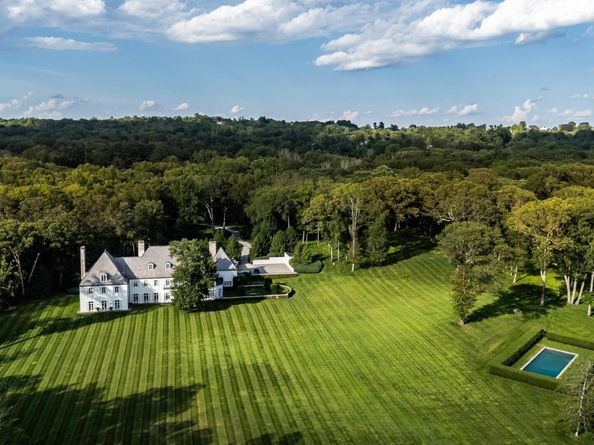 104 Dans Highway, New Canaan CT 06840