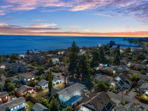 202 Hollister Avenue, Capitola CA 95010