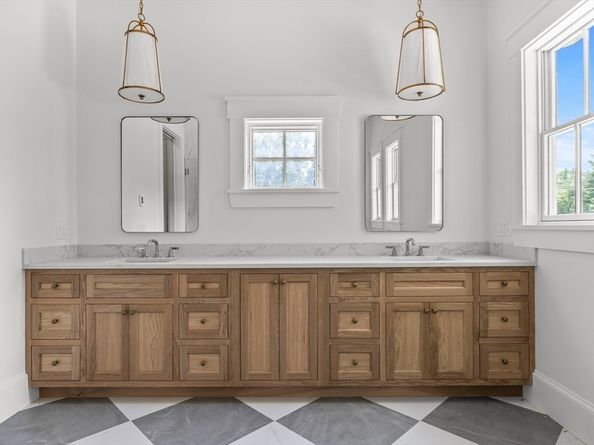 1 Couture Way, Middleton MA 01949