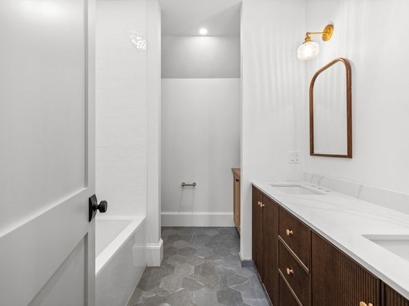 1 Couture Way, Middleton MA 01949