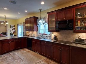 707 Stafford St, Leicester MA 01542