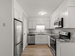 7 Chapel Hill Dr 8, Plymouth MA 02360