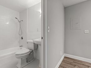 7 Chapel Hill Dr 8, Plymouth MA 02360