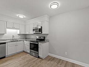 7 Chapel Hill Dr 8, Plymouth MA 02360