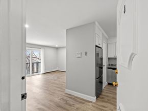 7 Chapel Hill Dr 8, Plymouth MA 02360