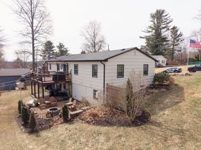 32 Crestwood Dr, Southbridge MA 01550
