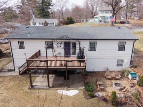 32 Crestwood Dr, Southbridge MA 01550