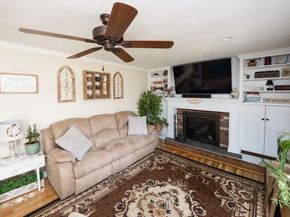 32 Crestwood Dr, Southbridge MA 01550