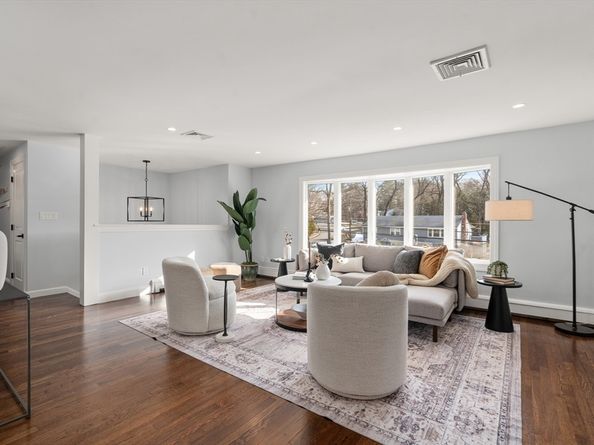 34 Jodie Rd, Framingham MA 01702