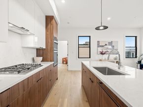 47 Condor PH301, Boston MA 02128