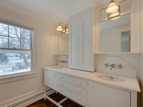 28 Green St, Needham MA 02492