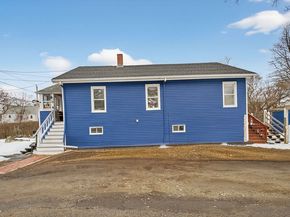 11 Cleaves St, Quincy MA 02171