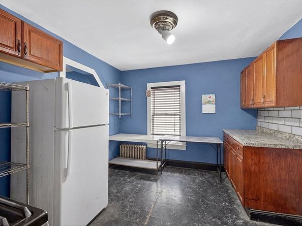 11 Cleaves St, Quincy MA 02171