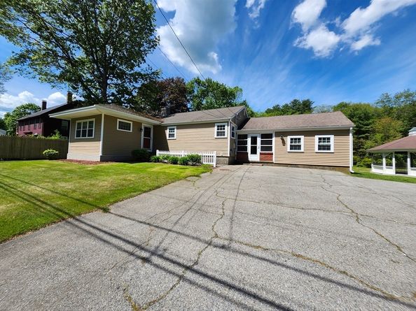 16 Hough Rd, Sutton MA 01590