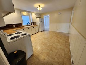 16 Hough Rd, Sutton MA 01590