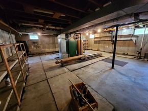 16 Hough Rd, Sutton MA 01590