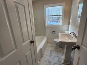 16 Hough Rd, Sutton MA 01590